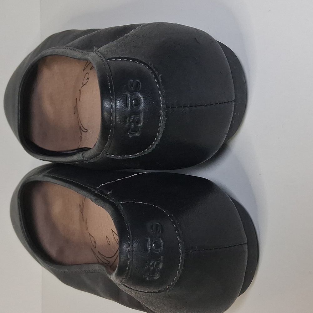 Taos Footwear Black Flats - Picture 7 of 9